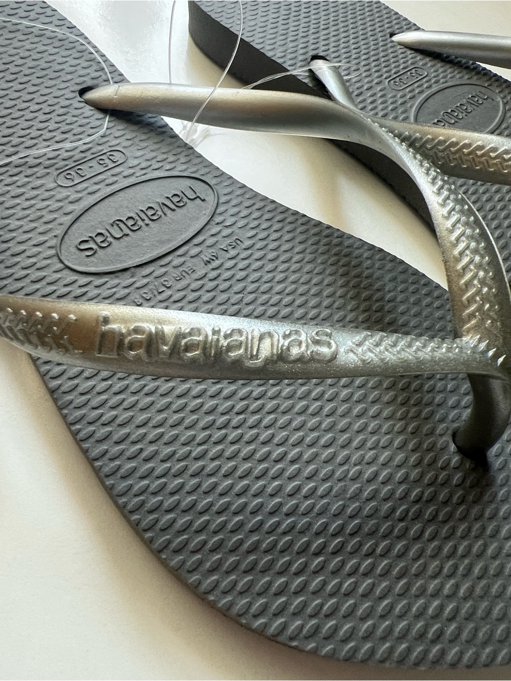Havaianas Women's Slim Sandals / Rubber Silver Metallic Strap Flip Flop Sz 6-6.5 - Picture 14 of 16